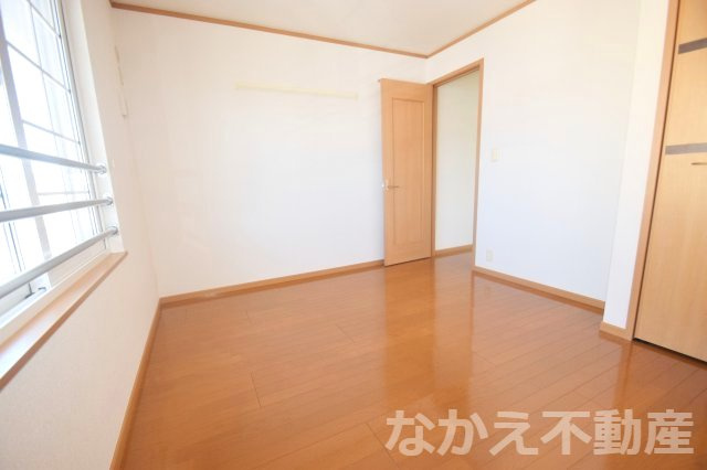 【寝室】 | 落ち着いた色調の寝室です