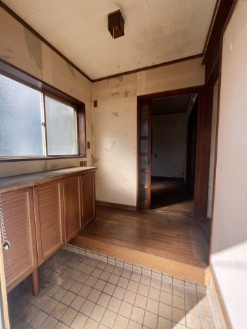 井上町戸建の玄関