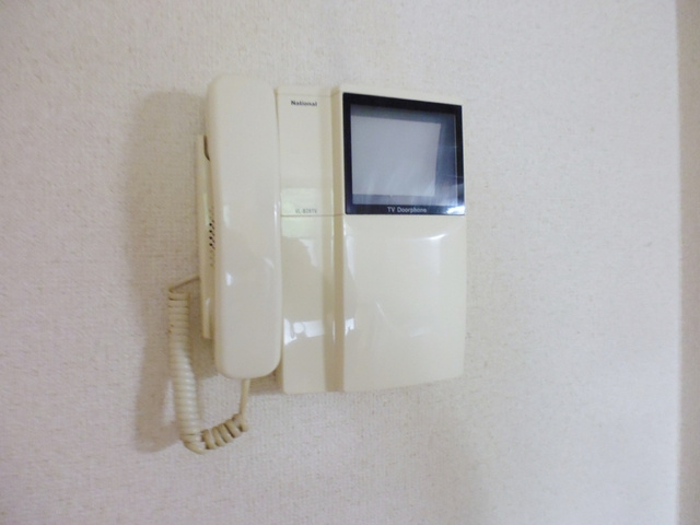 エーデルワイスのセキュリティ|モニタ付きインターホンで安心セキュリティ！