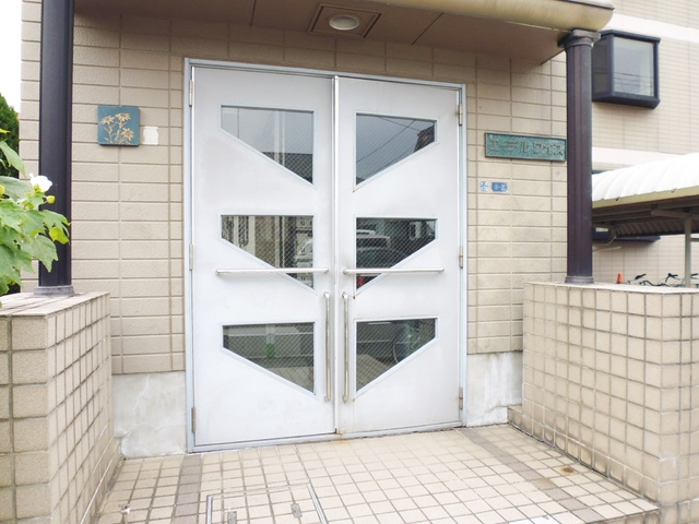 エーデルワイスのエントランス|おしゃれなエントランスです☆