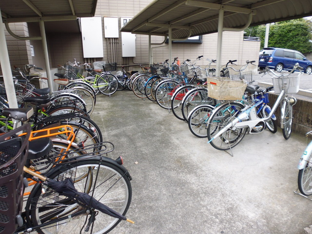 エーデルワイスのその他共用部分|自転車置場はこちらです☆