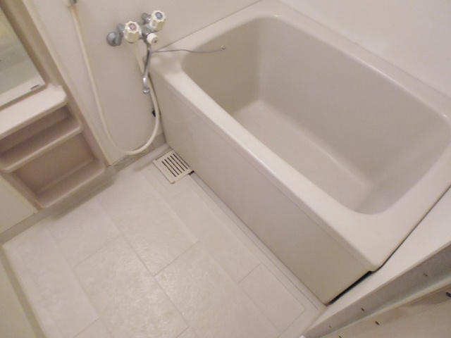 エーデルワイスの浴室|嬉しい鏡付きのバスルーム☆