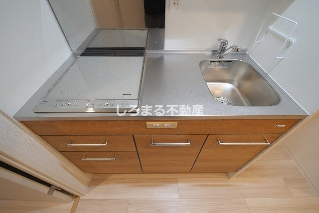 セレニテ本町東リアンのキッチン