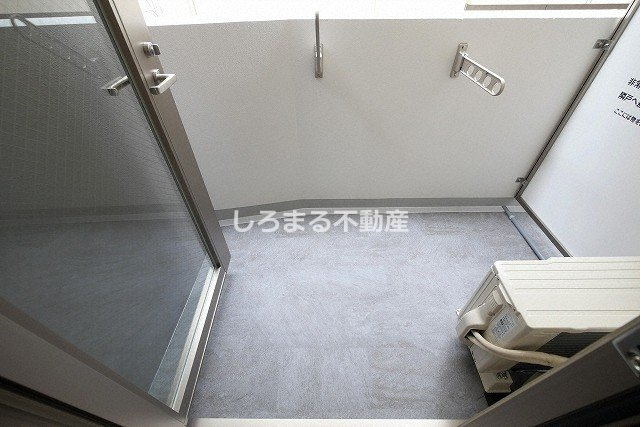 セレニテ本町東リアンのバルコニー