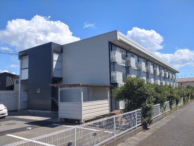 レオパレスプレミール上野の外観|2022年8月に外壁塗装いたしました。