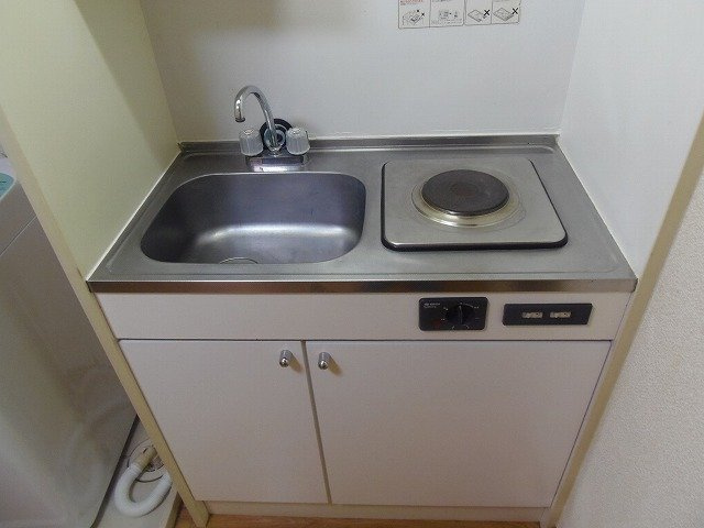 レオパレスＷＡＤＡのキッチン|安心安全の電気コンロ