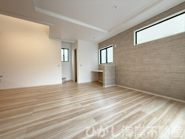 茅ヶ崎市東海岸南4丁目　新築戸建　全２棟の居間・リビング|19.8帖　折上天井付LDK