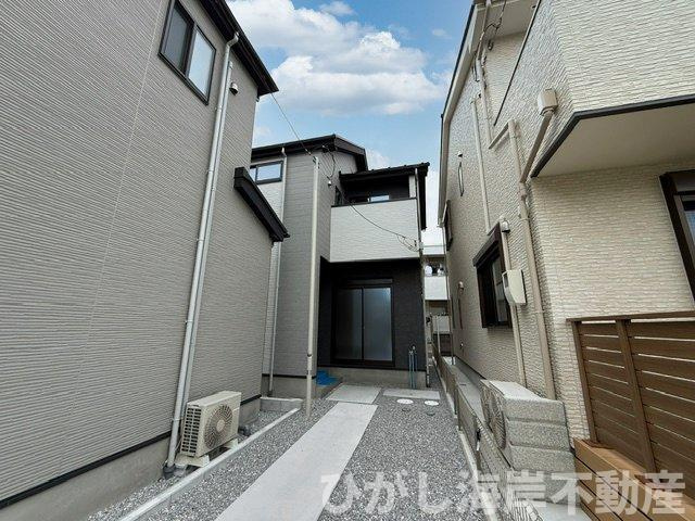 茅ヶ崎市東海岸南4丁目　新築戸建　全２棟の前面道路含む現地写真|現地外観
