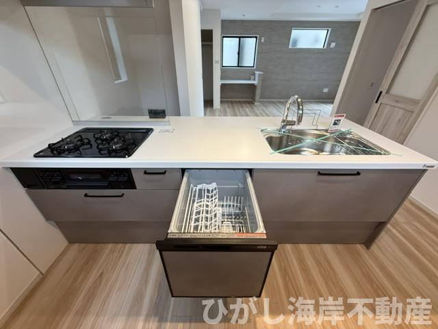 茅ヶ崎市東海岸南4丁目　新築戸建　全２棟のキッチン|食洗器付きシステムキッチン