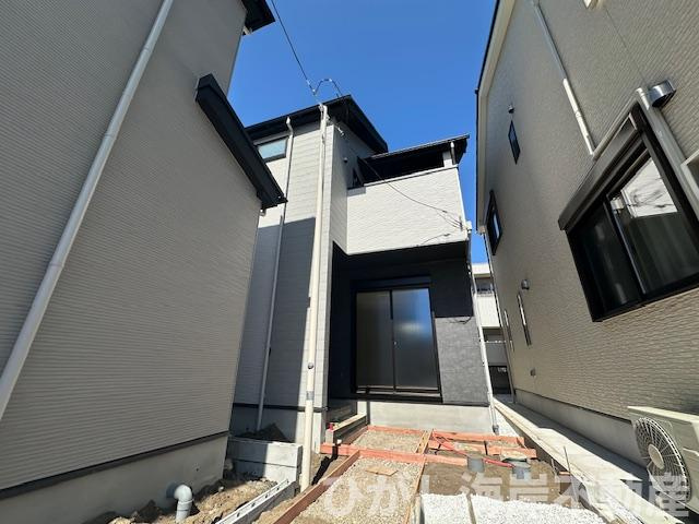 茅ヶ崎市東海岸南4丁目　新築戸建　全２棟の外観|3月14日撮影　建築中　現地外観