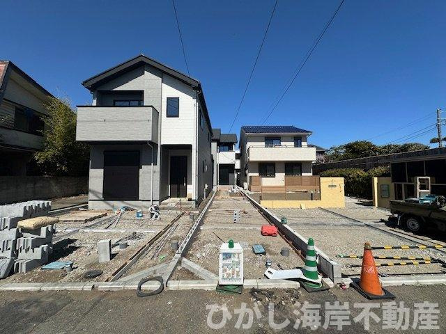 茅ヶ崎市東海岸南4丁目　新築戸建　全２棟の外観|3月14日撮影　建築中　現地外観