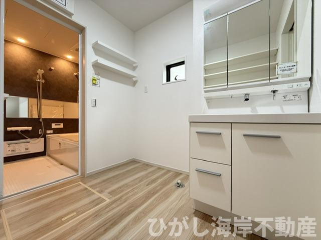 茅ヶ崎市東海岸南4丁目　新築戸建　全２棟の脱衣所|脱衣スペース