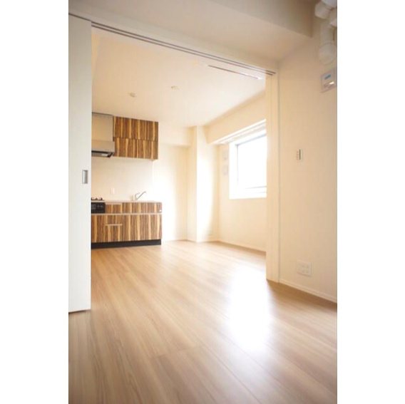 ＬＵＣＵＬＩＡ　ＣＯＵＲＴ