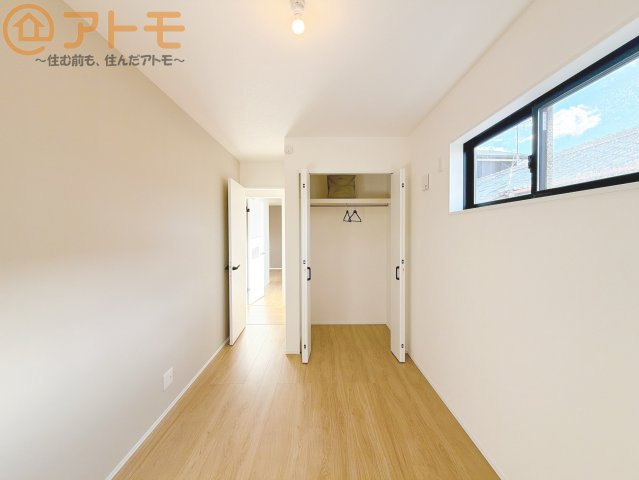 【子供部屋】 | 駿河区中吉田　新築戸建　全1棟 | 壁と床がシンプルな色合いだからこそ自分だけの空間を作れます♪お部屋作りのイメージは順調でしょうか♪