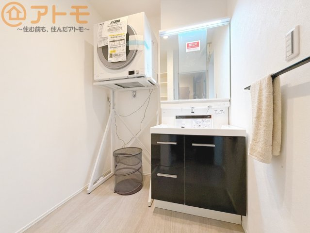 【独立洗面台】 | 駿河区中吉田　新築戸建　全1棟 | 壁付け水栓の洗面台は水垢がたまりにくく、お掃除がしやすいですね♪