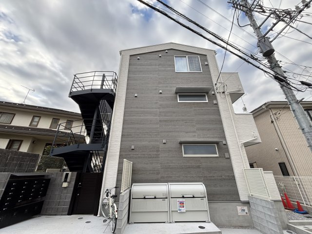 川崎市麻生区百合丘３丁目のアパート