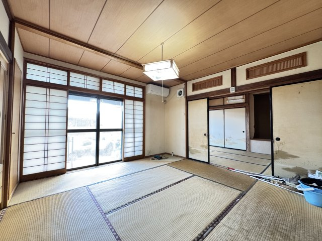 箱田町中古住宅139-4の居間・リビング|■1階8.0帖の居間