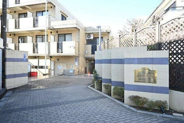 ダイアパレス氷川台のエントランス