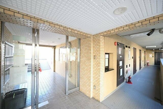 ダイアパレス氷川台のエントランス