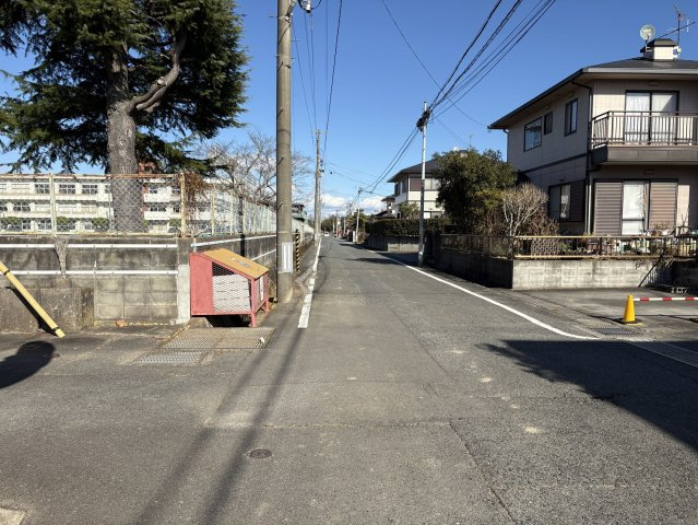勿来町窪田町通二丁目 売土地の前面道路含む現地写真