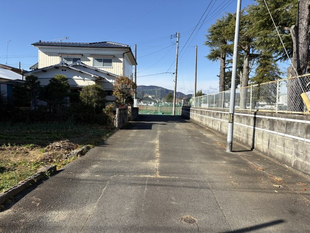 勿来町窪田町通二丁目 売土地の前面道路含む現地写真