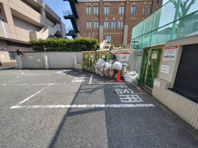 ヴィエント西宮（フレンテ西館）の駐車場