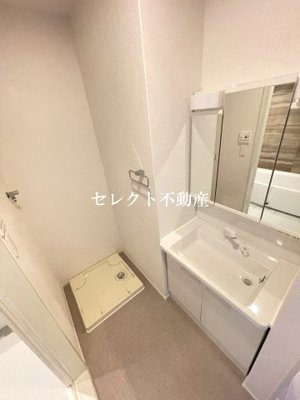 【洗面所】 | アイ・ヴィレッジ古閑中町Ｃ | 【アイ・ヴィレッジ古閑中町Ｃ】コンパクトで使いやすい洗面所