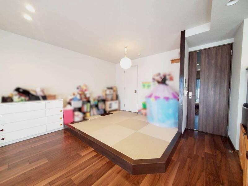 クレアホームズ升形 ザ・レジデンスの居間・リビング