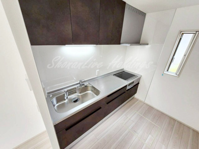 【キッチン】 | ウィスマ・セントラル | 広々としたキッチンです♪