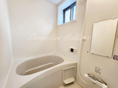 【浴室】 | ウィスマ・セントラル | 清潔感のあるお風呂です♪