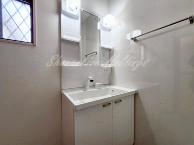 【洗面所】 | ウィスマ・セントラル | 明るい洗面所です