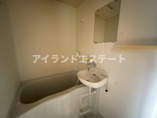 プランシェ　角部屋　バストイレ別　バイク相談の浴室