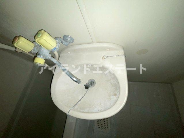 プランシェ　角部屋　バストイレ別　バイク相談の洗面所