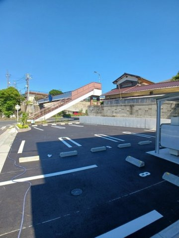 サクラーレの駐車場