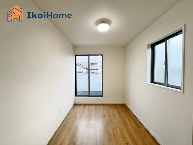 神戸市西区糀台２期　１号棟　新築戸建の寝室|【ホームページに現地動画掲載中】●年中無休：当日予約可●全室２面採光で明るいです