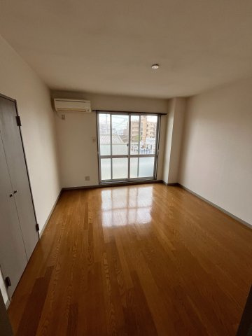 ソフィア今の洋室