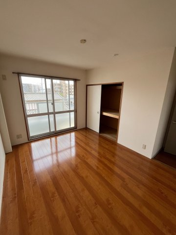 ソフィア今の洋室