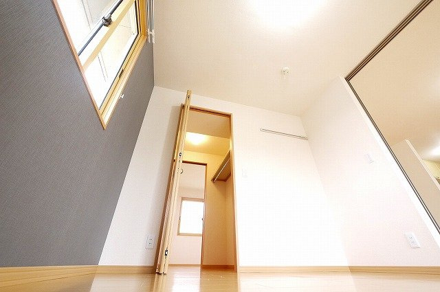 リビングタウン州見台　Ｄ棟の収納|たっぷりとしたウォークインクローゼットです