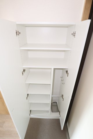 大阪市城東区野江３丁目の賃貸マンションの玄関