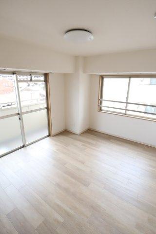 大阪市城東区野江３丁目の賃貸マンションの居間・リビング