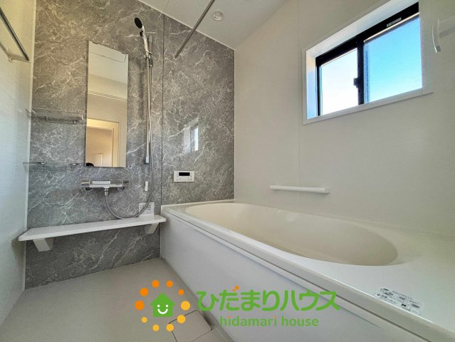 ワイウッドコート古河市大堤第５期　新築一戸建て　01の浴室
