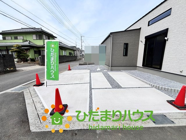 ワイウッドコート古河市大堤第５期　新築一戸建て　01の駐車場