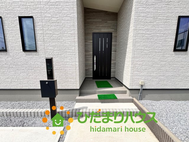 ワイウッドコート古河市大堤第５期　新築一戸建て　01の玄関