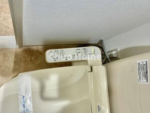 ウッディライフお花茶屋の内装|【ウォシュレット】清潔に使いたいお手洗いには最適な設備です。もちろんウォームレットも標準装備です。