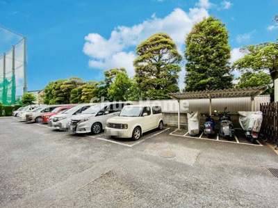 【駐車場】 | ウッディライフお花茶屋 | 【敷地内駐車場】最新の空き状況や費用などの詳細は担当スタッフまでお問い合わせください。