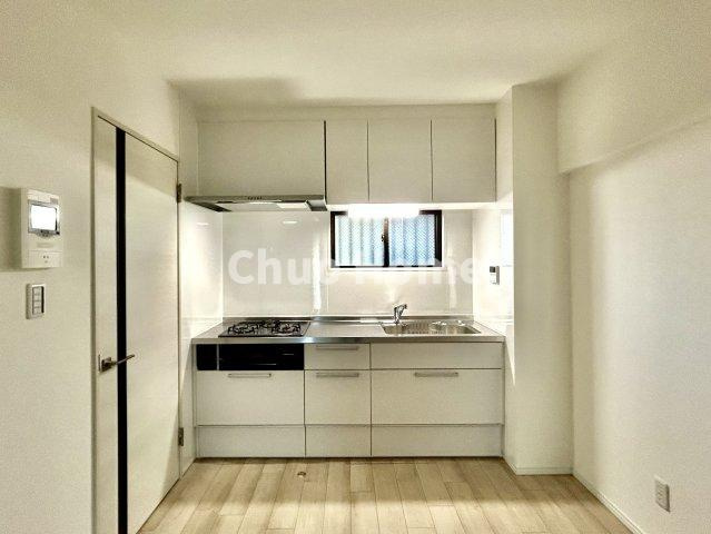 ウッディライフお花茶屋のキッチン|ワイドで収納豊富なシステムキッチン