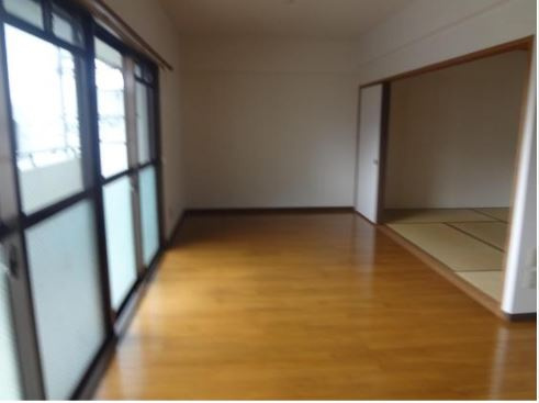 グリーンビル旗崎【キャッシュバック対象物件】の居間・リビング|ゆったりとしたリビングです