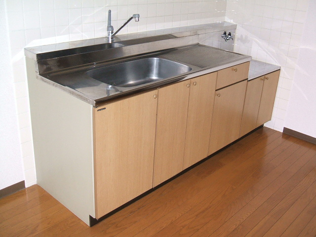 グリーンビル旗崎【キャッシュバック対象物件】のキッチン|コンパクトなキッチンで掃除もラクラク