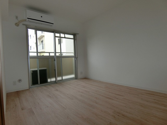 RUNOASU Koushienの居間・リビング