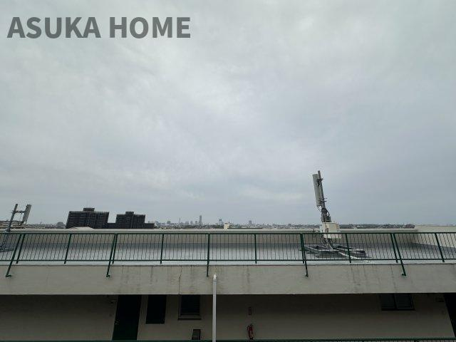 コスモヒルズ永田山王台 の外観|ゆったりした開放感のあるエントランスです。